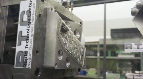 福特“Compolive”研究項(xiàng)目 橄欖樹枝與回收塑料共塑綠色汽車零件